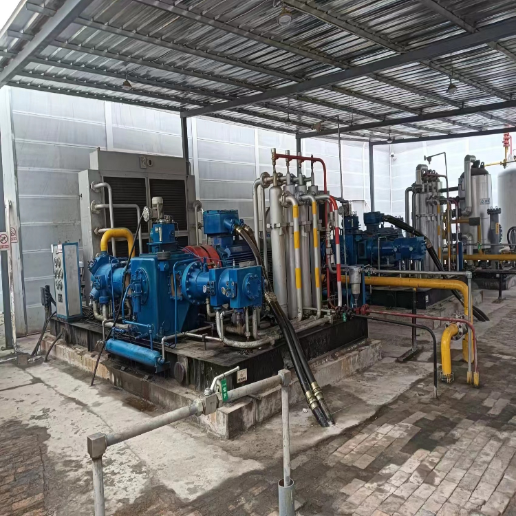 CNG标準站壓縮機  公稱容積流量1.95m³/min   軸功率170.1Kw  出(chū)廠2016年	